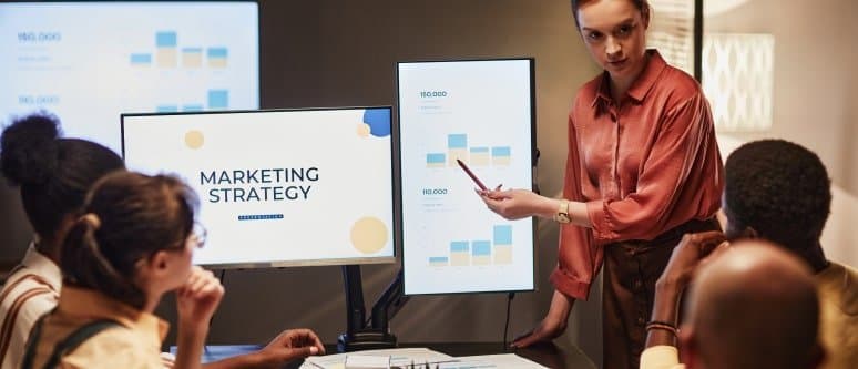 Do Things Go to the Extreme with Digital Ads?